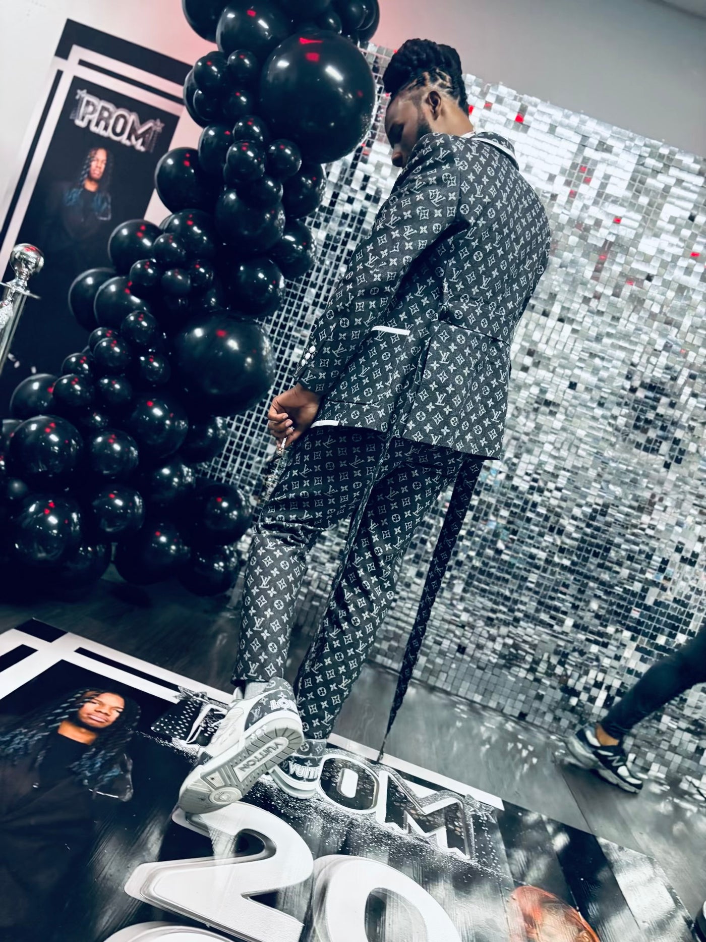 Dark grey LV Print suit