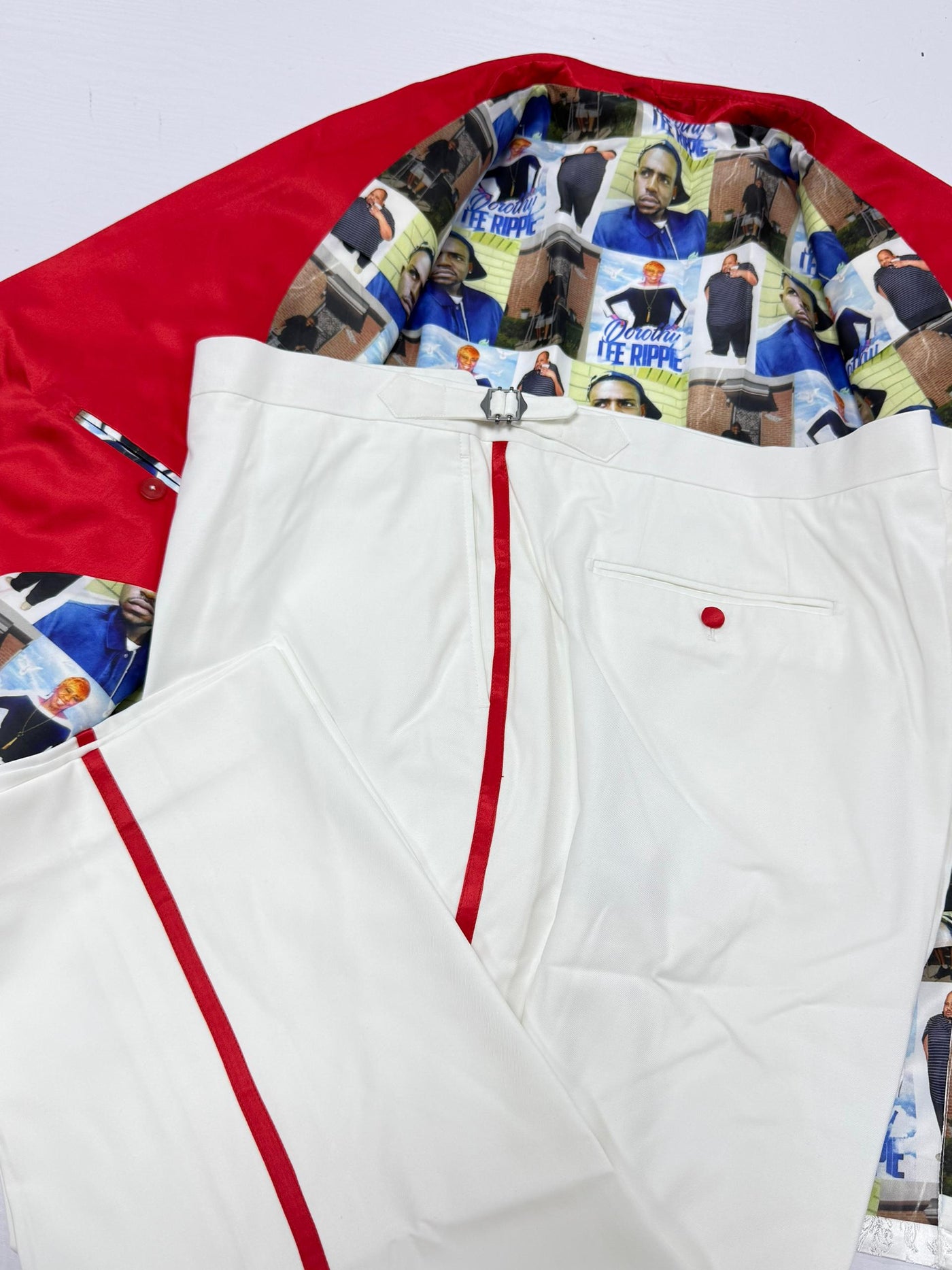White jacquard suit with red lapel